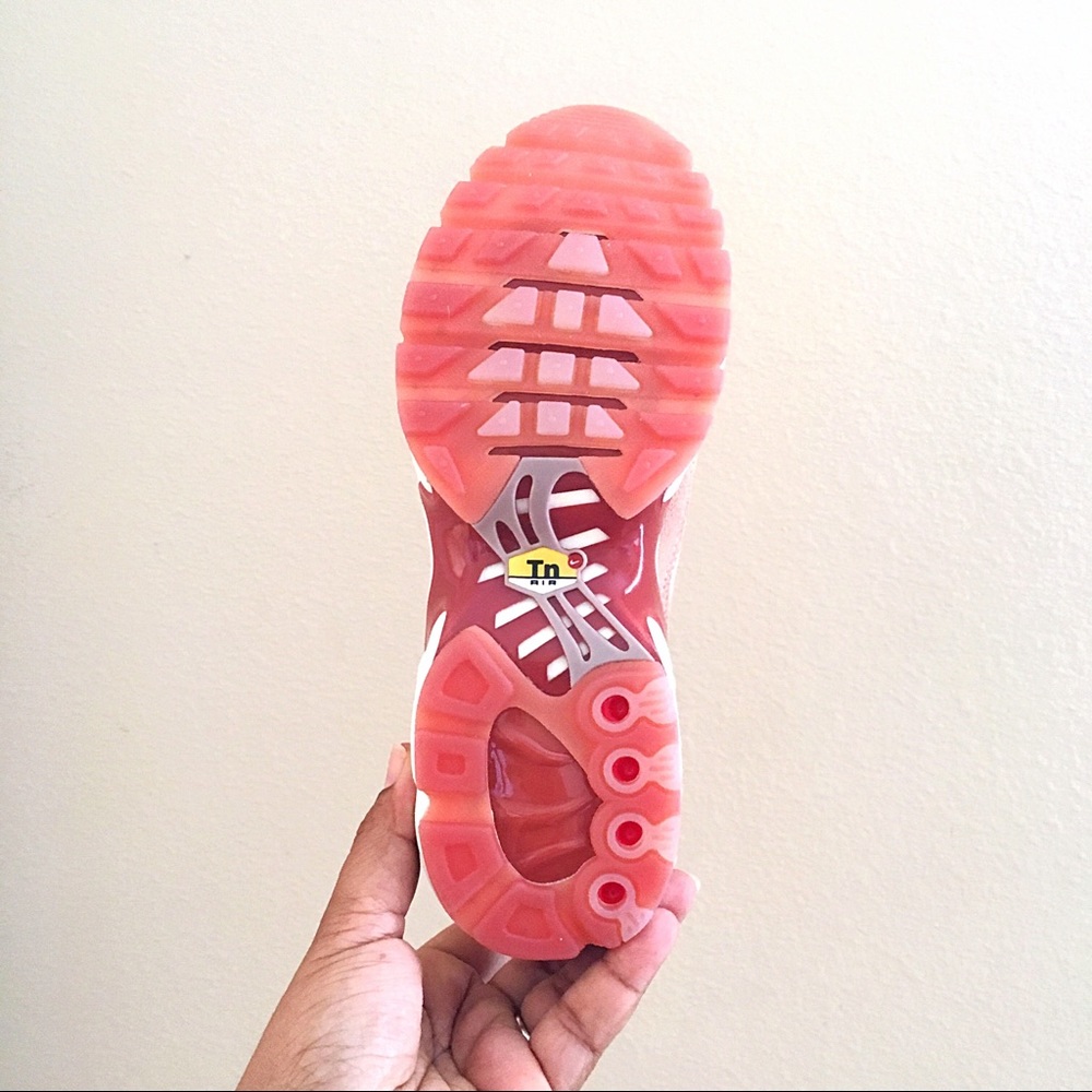 Nike Air Max Plus LX Dusty Peach - Picture 7 of 8